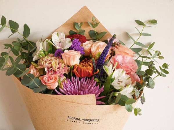 Fabiola Presentes e Flores - Floricultura em Capetinga-MG - Área 17 - Seu guia de empresas em São José do Rio Preto e região.
